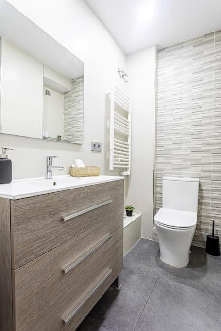Apartamento Precioso Piso Moderno: Terraza, A/C, Netflix, Wifi Valencia Exterior foto