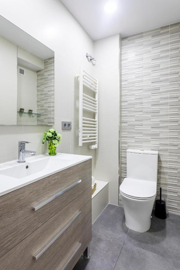 Apartamento Precioso Piso Moderno: Terraza, A/C, Netflix, Wifi Valencia Exterior foto